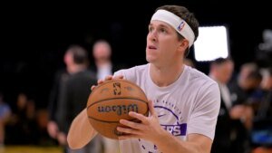 Reports: Austin Reaves to signal 4-year, $185M cope with Lakers