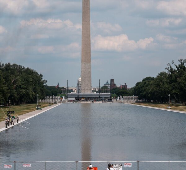 Now It’s Fireworks and a Fence Keeping Tourists From the Reflecting Pool