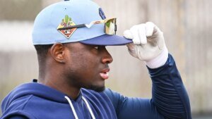 Reports: Brewers signing OF prospect Luis Lara to 7-year, $31M deal