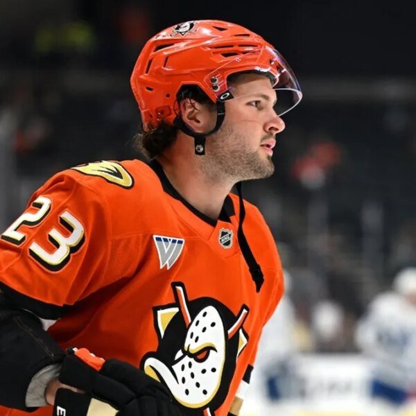 Ducks commerce Mason McTavish to Blues for two first-rounders