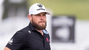 Late surge permits Tyrrell Hatton to grab lead at LIV Golf Andalucia