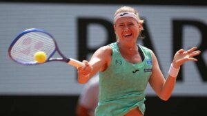 Marie Bouzkova captures Nottingham Open title