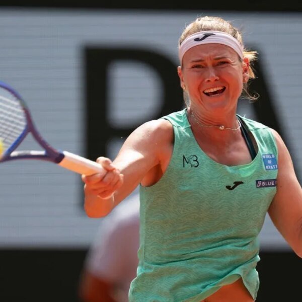 Marie Bouzkova captures Nottingham Open title