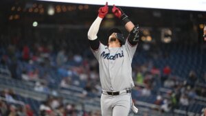 Marlins in place to drag off sweep of Nationals
