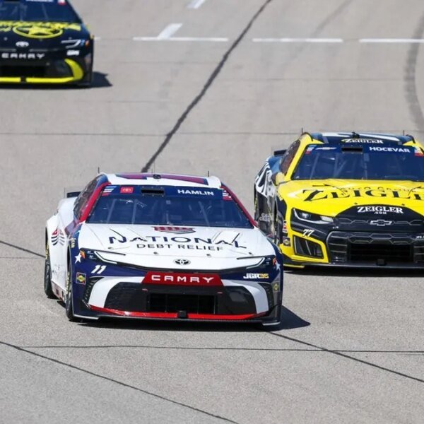 Denny Hamlin goes from rear of Michigan area to 2nd straight win