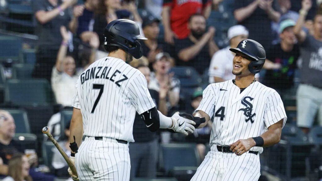 First-place White Sox out to tag Braves with first collection sweep of season