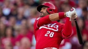 After erupting for 12 runs, Reds hope bats keep sizzling towards Mets