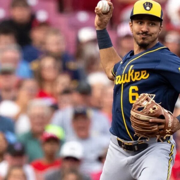 Andrew Vaughn, Brewers construct lead, dangle on in opposition to Reds