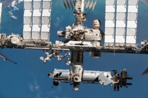 NASA briefly sheltered house station astronauts in SpaceX’s Dragon as a result of leaks