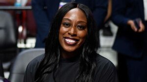 Chiney Ogwumike’s protection of Alyssa Thomas bolstered every thing critics say concerning the WNBA media