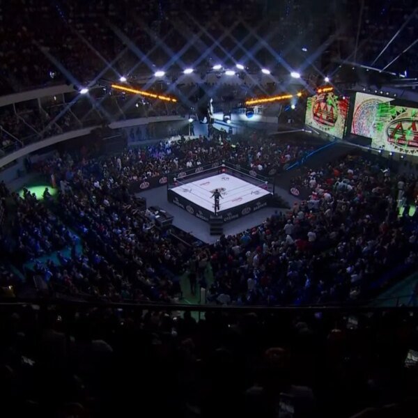 SPOILER: Former WWE World Heavyweight Champion makes electrical AAA debut