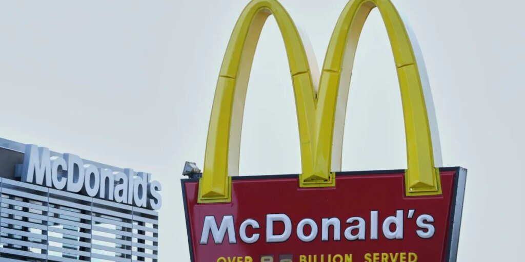 McDonald’s is bringing again its fried apple pie for the primary time in 30 years for the U.S.’ 250th