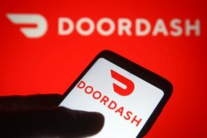 DoorDash’s new AI chatbot permits you to order with prompts and pictures