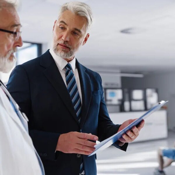 This hospital CEO made $43 million final yr as Americans maintain $220…