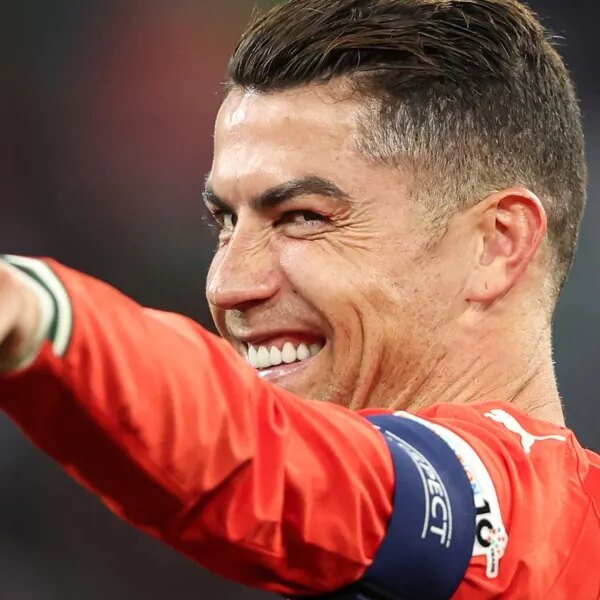 What is Cristiano Ronaldo’s web value?