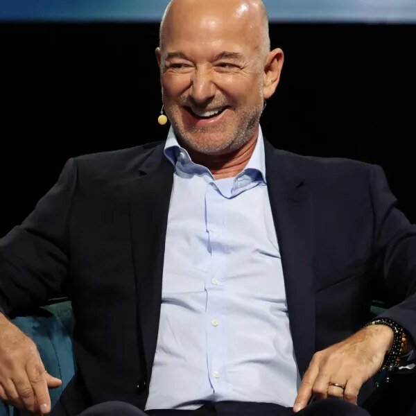 Jeff Bezos’ 25-year-old stress treatment is to ‘make the primary cellphone name,&hellip;