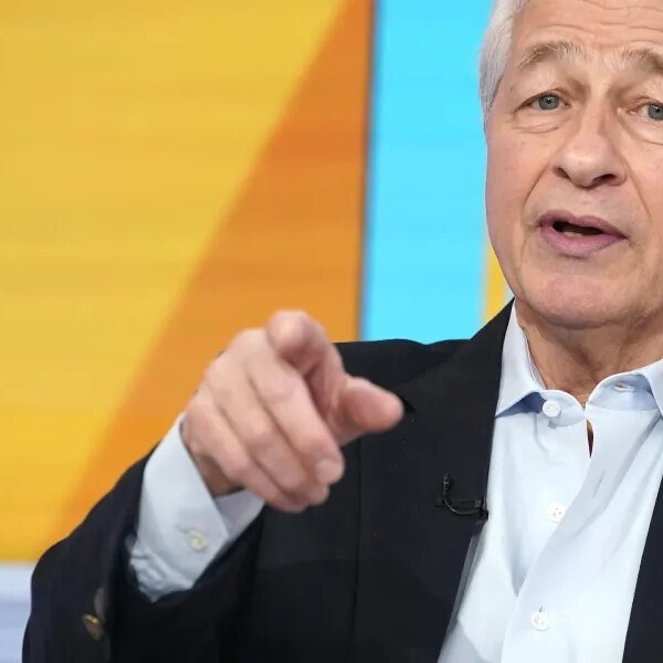 Jamie Dimon says distant work breeds ‘rope-a-dope politics’ and stunts younger staff’…