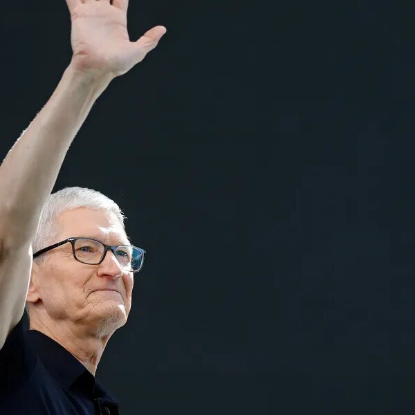 After Apple’s Tim Cook and Dow’s Jim Fitterling exit, the Fortune 500…