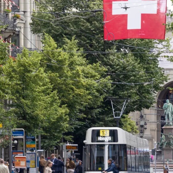 Roche and Nestlé worry expertise crunch as Switzerland places inhabitants cap to…