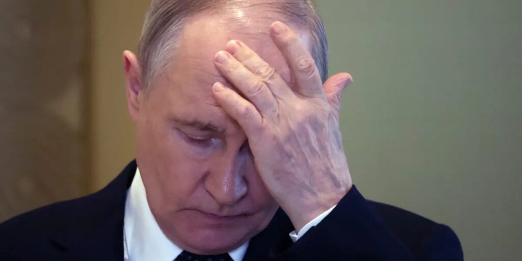 The finish of Putin’s regime will spring from conflict spending chaos, former central financial institution advisor says