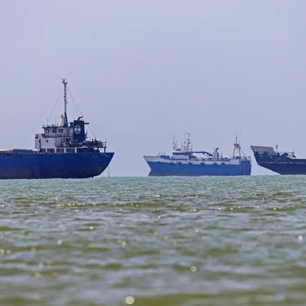Oil retains flowing by way of Hormuz regardless of Iran saying it’s…
