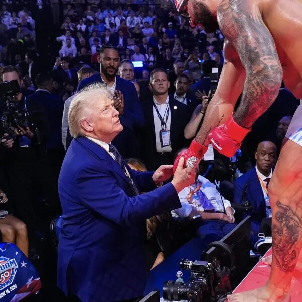 UFC fighters on the White House acquired Trump household stablecoins—and a authorized…