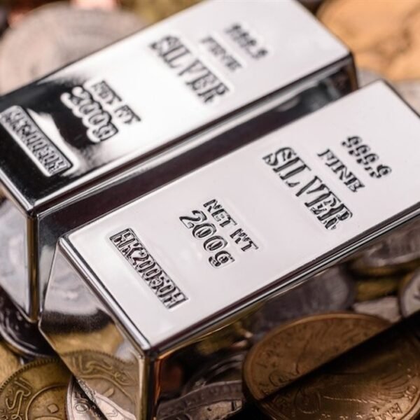 Why Investors Are Turning to Silver in 2026