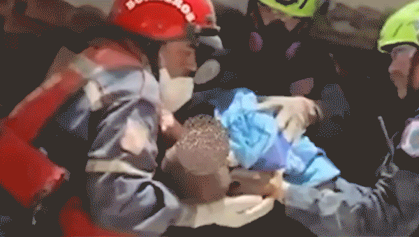 US rescue groups pull toddler alive from Venezuela earthquake rubble