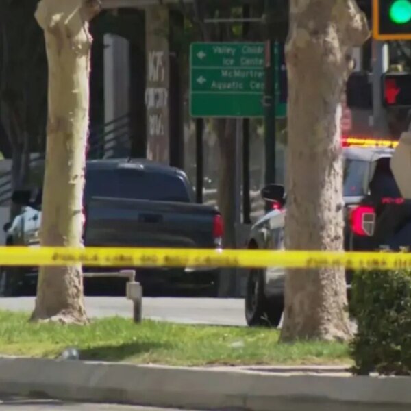 Bakersfield Chase Bank bomb risk suspect allegedly barricaded inside