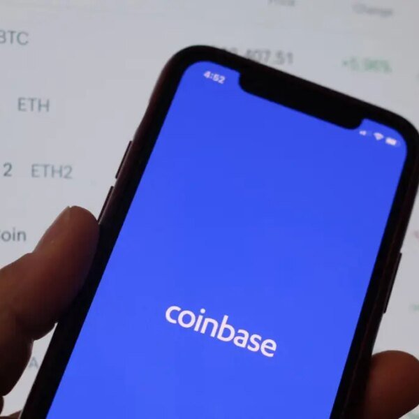 Coinbase debuts AI agent that may commerce and pay for premium analysis