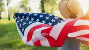 Don’t let the warmth damage your Fourth of July plans — 13 merchandise that will help you keep cool