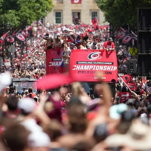Carolina Hurricanes hit the streets, coach Rod Brind’Amour goes tarps off at&hellip;