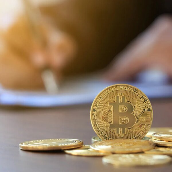 Analyst Who Called Cycle Top Says Bitcoin Bottom Could Be At $28,500…