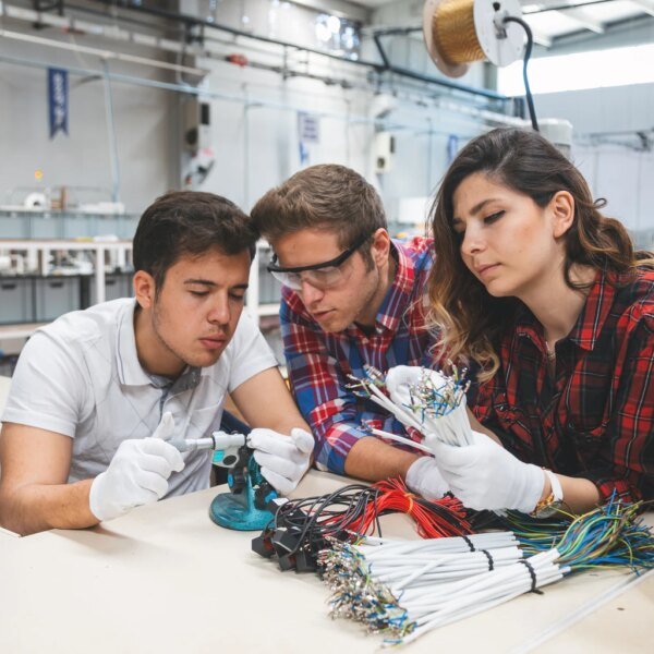 Universal Technical Institute: Blue-Collar Sector Is Booming, But Upside Seems Limited
