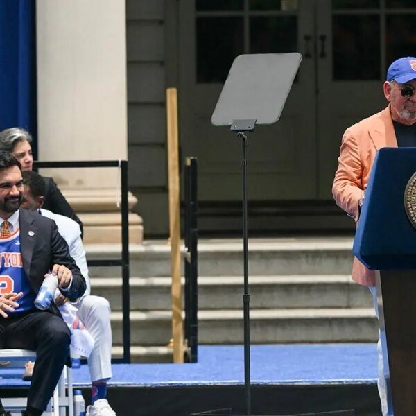 Knicks proprietor seems to take swipe at Mamdani at NBA championship celebration,…