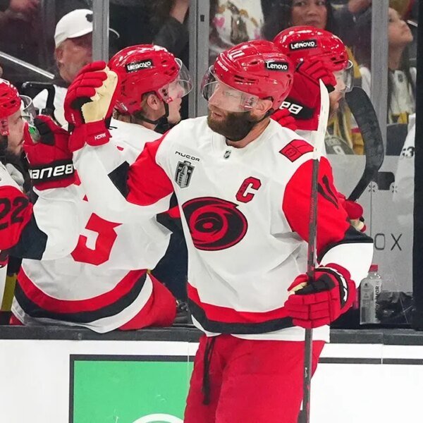 Jordan Staal scores twice as Hurricanes beat Golden Knights in Game 4