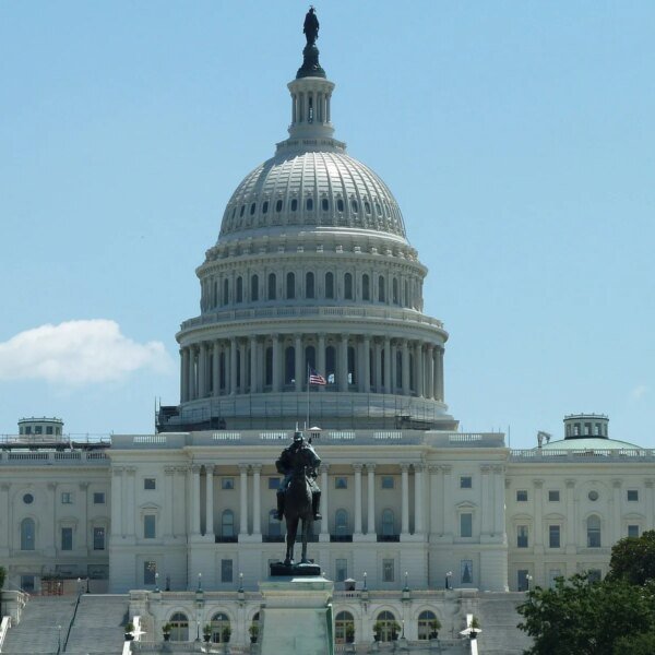 Senator Lummis Pushes For CLARITY Act Vote Before Recess