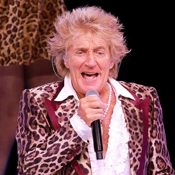 Rod Stewart practically faints on stage, wants oxygen throughout Utah live performance