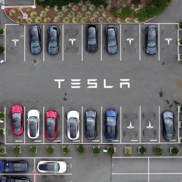 Tesla settles FSD crash lawsuit as federal investigations proceed