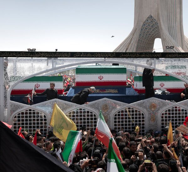 Joining a Human Tide of Mourners Flowing Through Tehran’s Streets