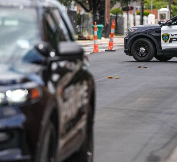 ICE Officer Kills a Mexican Man in Houston