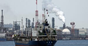 Oil Prices Hold Gains After U.S. and Iran Trade Another Round of Strikes