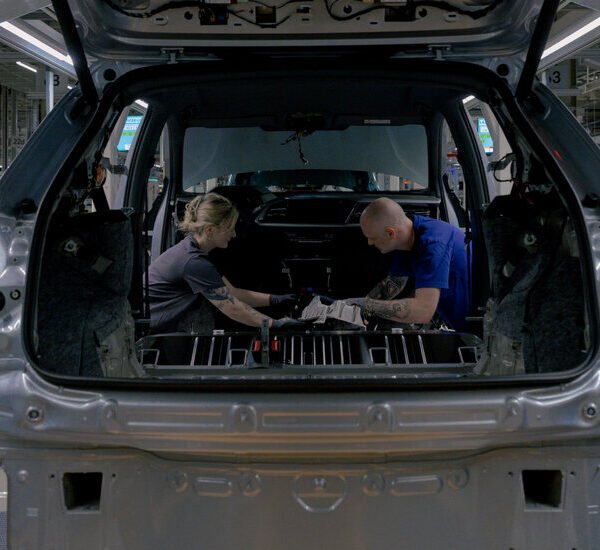 Volkswagen Is Cutting Production as Sales in China Plunge