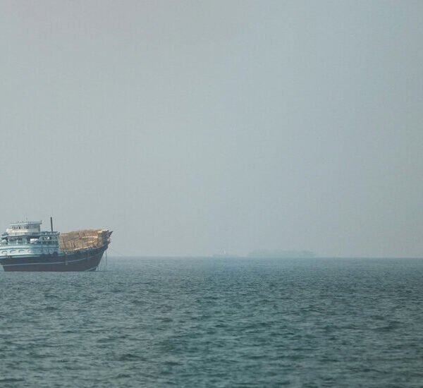 Oil Rises Above $85 a Barrel as Gulf Clash Escalates