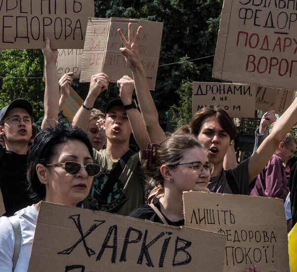 Ukraine’s Ousted Defense Minister Attacks the Military’s Old Guard