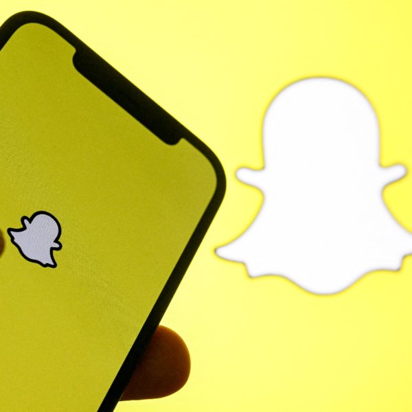 Snapchat not rewards absolutely AI-generated Spotlight content material