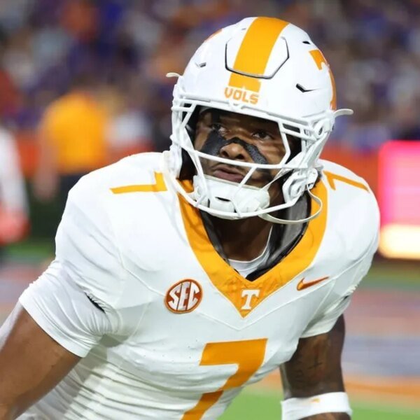 Vols LB Arion Carter suspended 2 video games for accepting aircraft ticket