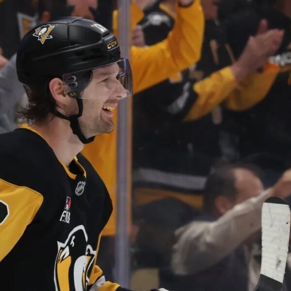 Pens signal F Tommy Novak to 3-year, $13.95M extension