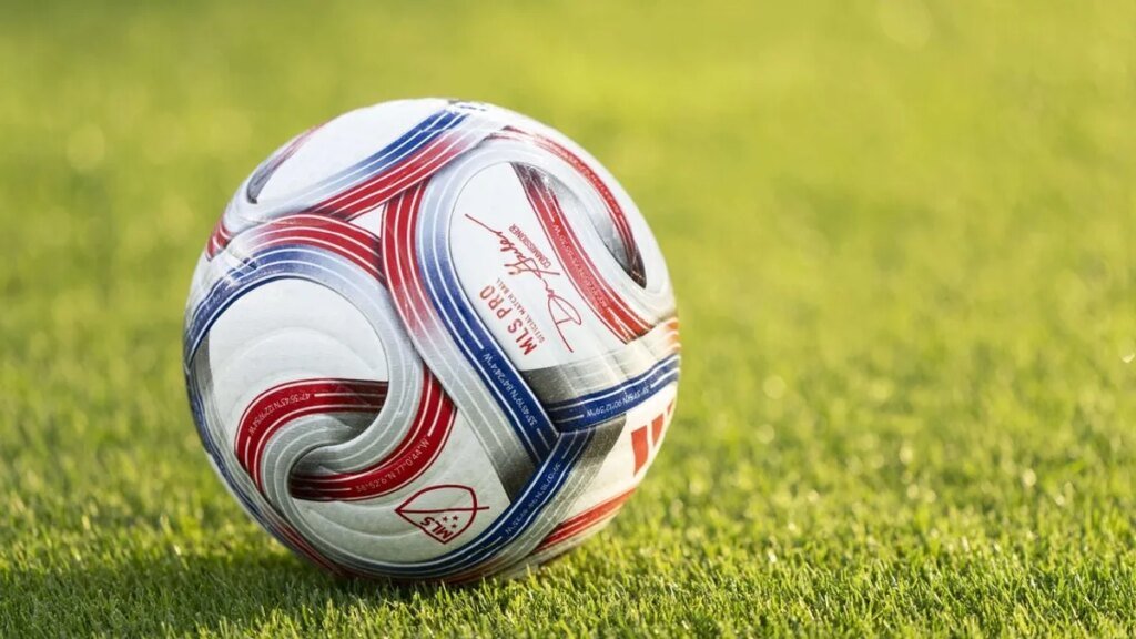 Sporting KC signal 15-year-old D Luca Antongirolami