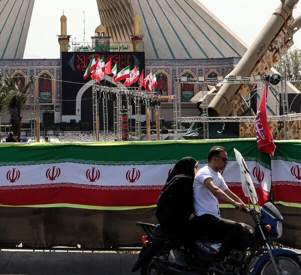 As U.S. Pauses Strikes, Iran Is No Rush to Resume Cease-Fire Talks